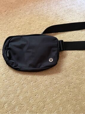 lululemon athletica Black Compact Belt Bag